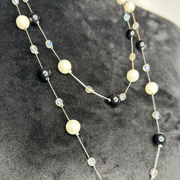 Premier Designs Multi strand faux Black and White Beaded Nacklace - Picture 3 of 4